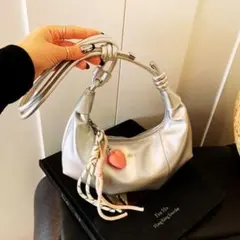 ワンショルダー バッグ シルバー 超軽量 Y2K 韓国 三日月型 クロワッサン