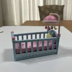レア ミニチュア サンリオキャラクターズ ベビーベッド ミニチュアマスコットのサムネイル