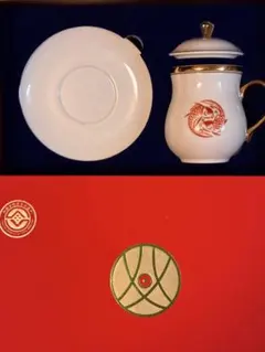 【新品未使用品】中国茶器 魚と花柄 蓋付きマグカップと茶こしと皿セット