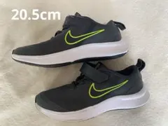 NIKE 20.5cm