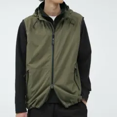 マーガレットハウエル HOWELL】ウォーターリパレントストレッチベスト|B2JECZ05|Go MARGARET サイズM ストレッチナイロンマイクロベスト コラボ ミズノ トップス
