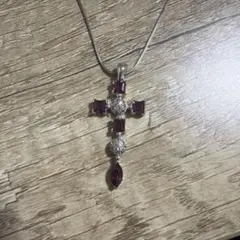 紫色のストーン 十字架ネックレス
