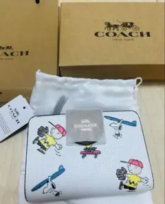 【新品未使用】コーチ 二つ折り財布 スヌーピー ピーナッツ コラボ