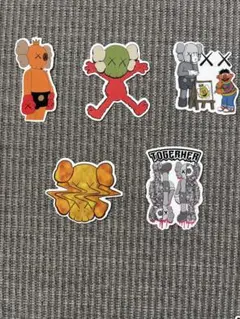 2026年最新】KAWS ステッカーの人気アイテム - メルカリ