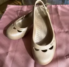 Crocs ベージュゴールド ジャイナ 廃盤品のサムネイル