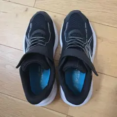 黒 メッシュ スニーカー ベルクロ24センチ瞬足