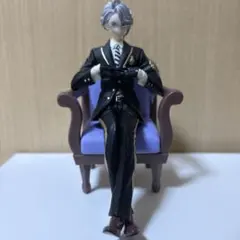 ツイステ　アズール・アーシェングロット　フィギュア