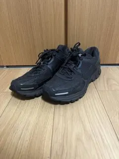 NIKE ZOOM VOMERO5 ブラック 30センチのサムネイル