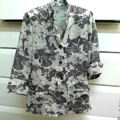 薄手のジャケットのサムネイル