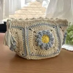 ハンドメイド　かぎ編みファスナーポーチ　モチーフ編み　グラニースクエア