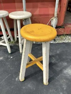 古道具　木製スツール シャビーのサムネイル