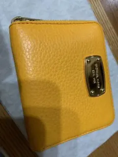 マイケルコース  可愛い黄色の財布です