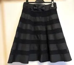 【美品】TO BE CHIC★40 レース フレアスカート ベルト付き ブラックのサムネイル