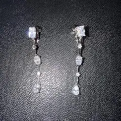 クリスタルドロップデザインイヤリング