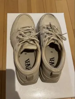 ZARA ベージュ 厚底スニーカー