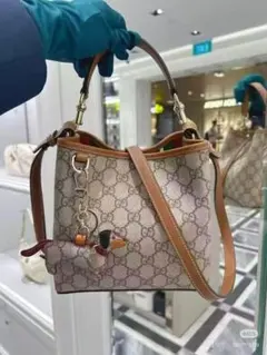 GUCCI GGスプリーム ミニ バケットバッグ