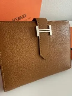 エルメス　HERMES ベアンコンパクト　キャメル　ゴールドのサムネイル