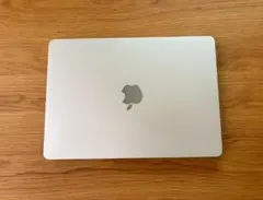 MacBook Air M2 13インチ 16GB/256GB スターライト