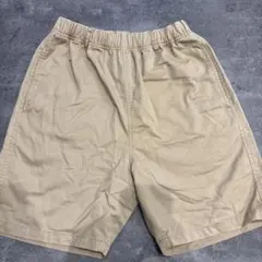 ベージュ ショートパンツ バックポケット付きのサムネイル