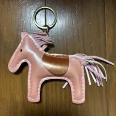 馬モチーフ キーホルダー ピンク