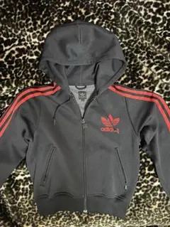 adidas ショート丈　ジップアップパーカー 黒/赤