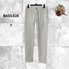 バジーレベントット　美品　ストレッチスキニーデニムパンツ　ジーンズ　美脚　7のサムネイル