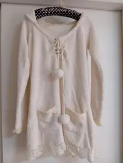 リズリサ　ホワイト　フード付き　ワンピース