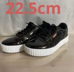 PUMAスニーカー　レディース22.5cm 黒エナメル調