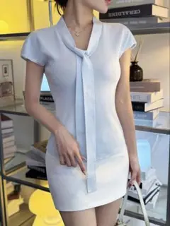 新品値下げ可qung GOODLADYボウタイtop スカイブルー