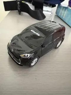 トヨタ Sienta ブラックミニカー　プルバックカー