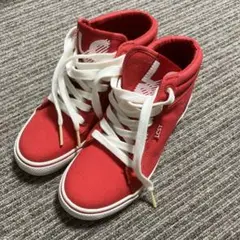 LACOSTE キッズ　レッド ハイカットスニーカー
