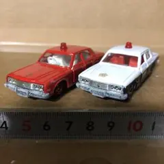 トミカ　トヨタ　クラウン　2台