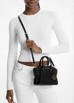 MICHAEL KORS ブラックショルダーバッグ