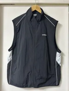 umbro ナイロンベスト　アンブロ