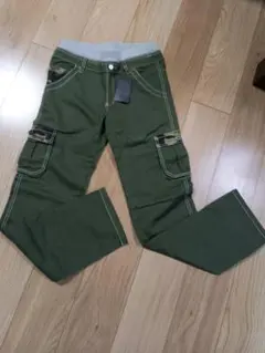 カーゴパンツ迷彩柄ポケット付き オリーブグリーン