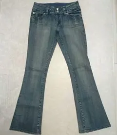 ブーツカット　ローライズ　 ジーンズ デニム　M　 バックロゴあり
