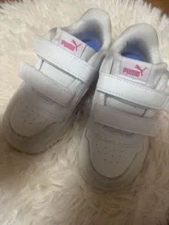 PUMA ホワイト スニーカー