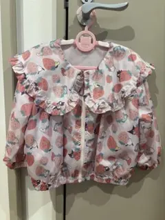 サンリオ　いちご　ブルゾン 100cm
