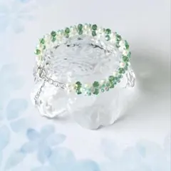 パールグリーンビーズ　ブレスレット　ハンドメイド