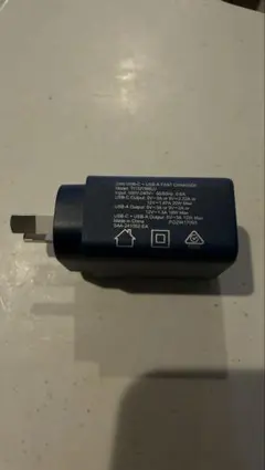 ニュージーランド&アルゼンチン用 急速充電器 USB-A & USB-C 20W