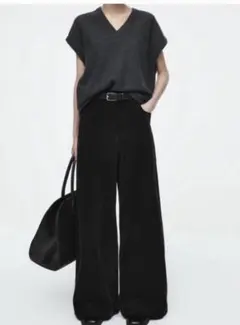 COS タグ付き　黒 コーデュロイ ワイドパンツ　40サイズ