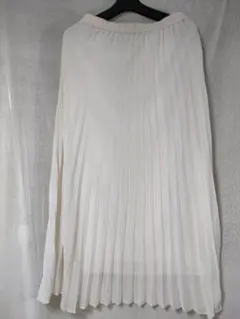 プリーツスカート　アイボリー　素材：不明　サイズ：５(不明)