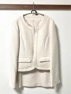 セレモニースーツ白　9号　セットアップ　ノーカラージャケット　美品