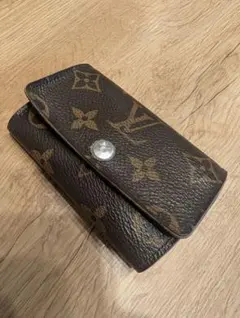 LOUIS VUITTON モノグラム キーケースのサムネイル