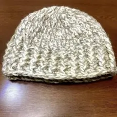 【一点もの】ベージュ×白ラメ入りニットビーニー｜やわらかく暖かい 手編み帽子