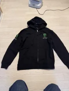 新品未使用 Monster Energy ジップアップパーカー ブラック Mのサムネイル