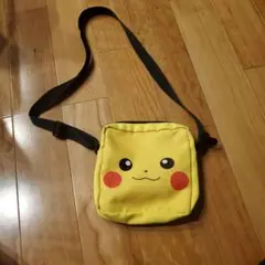 ピカチュウ ショルダーバッグ