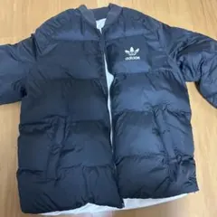 adidas ダウンジャケット 黒
