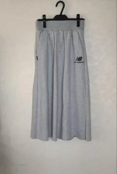New Balance グレー ロングスカート