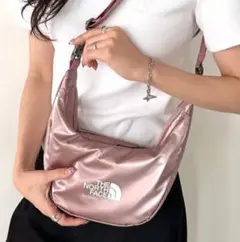 【新品】韓国ノースフェイス　ホーボーミニバッグ　日本未入荷　ピンク